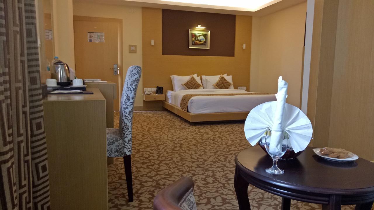 Hotel Patliputra Continental Patna  Exterior foto